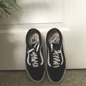 Vans Men 7.5 / Women 9